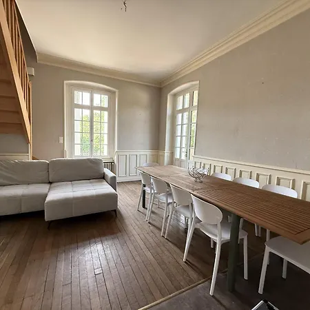 Le Séquoia Grande Maison 14 Personnes Сasa de vacaciones Airvault